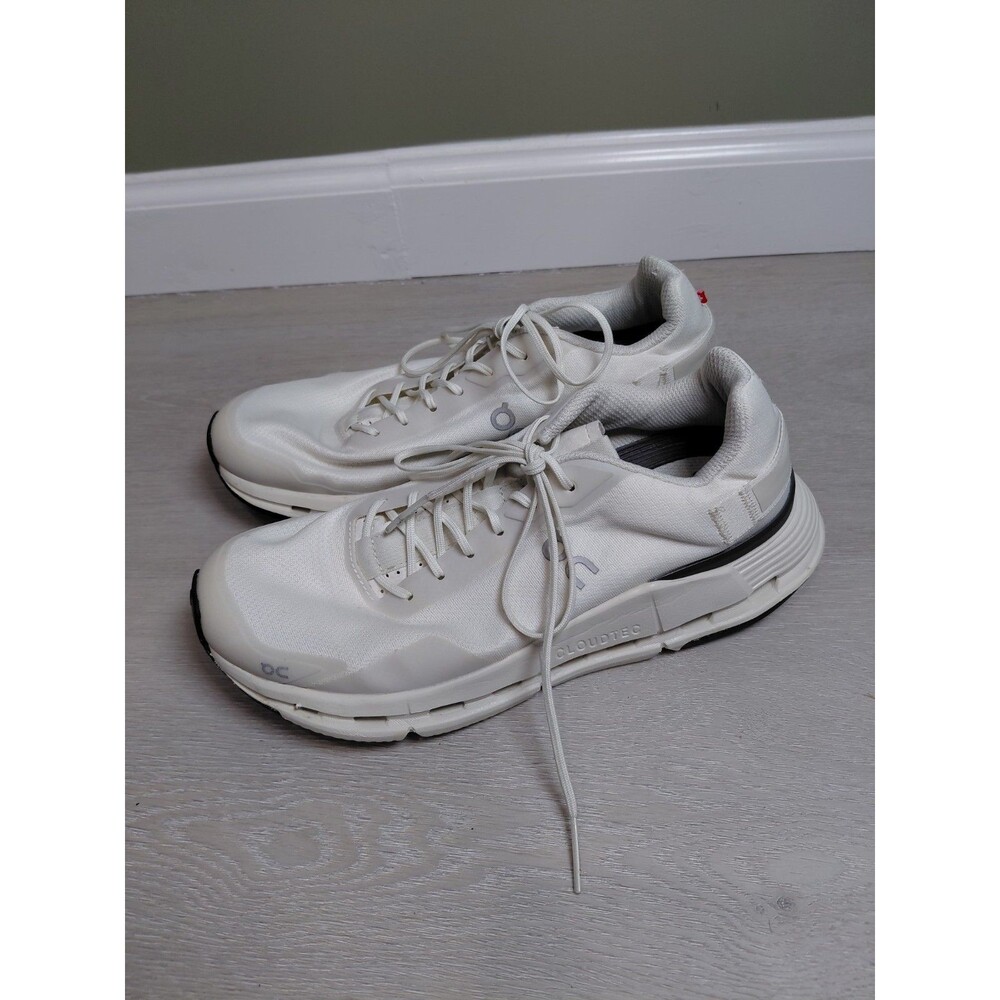 Size 8.5 - ON Cloudnova Form White Eclipse Women's Sneakers
